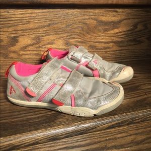 Plae Ty Silver Velcro Shoes